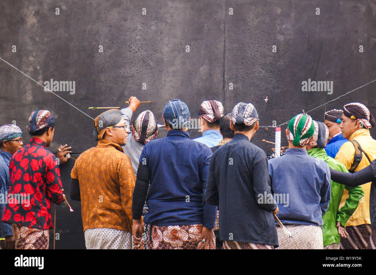 Javanisch üben Jemparingan, Traditionelles Bogenschießen Mataram Königreich von Yogyakarta, Indonesien Stockfoto