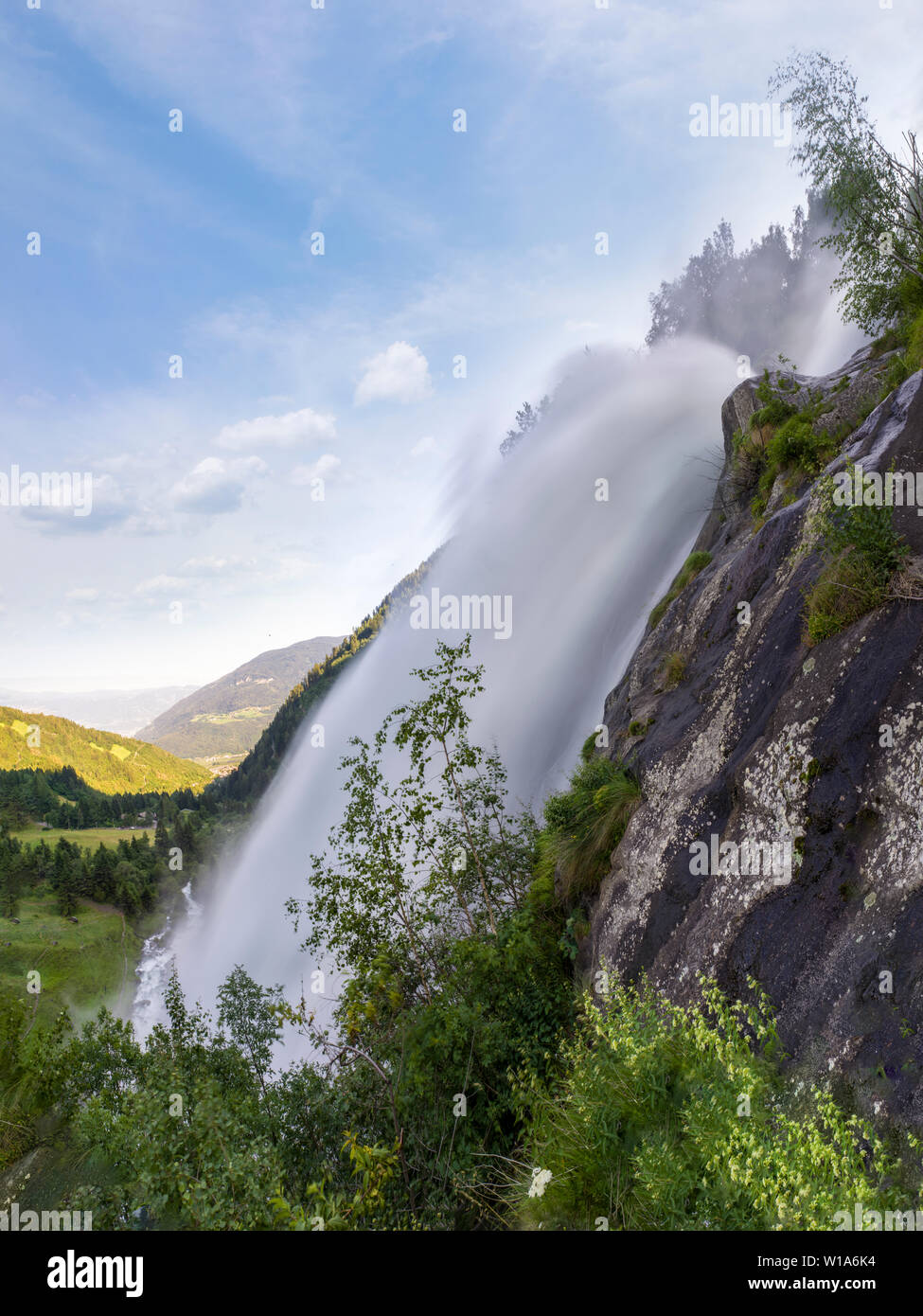Panorama von Partschins Wasserfall in Norditalien/Alto Adige Stockfoto