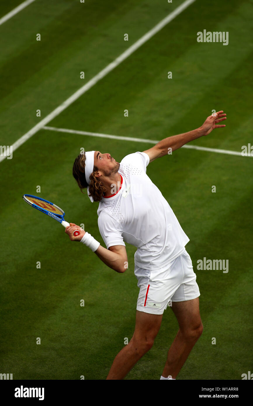 Wimbledon, 1. Juli 2019 - Stefanos Tsitsipas Griechenlands während seiner ersten Runde gegen Thomas Fabbiano von Italien in der öffnung Tag Aktion in Wimbledon. Fabiano umgekippt Tsitsipas in die zweite Runde. Stockfoto