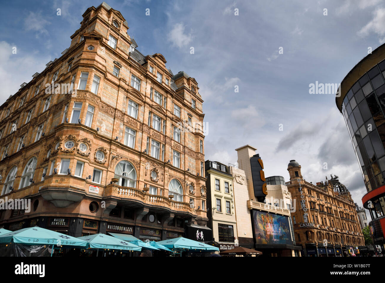 Rote Steine des Sieges Haus am Leicester Square und Hippodrom Casino auf Cranbourn Street Westminster London England Stockfoto