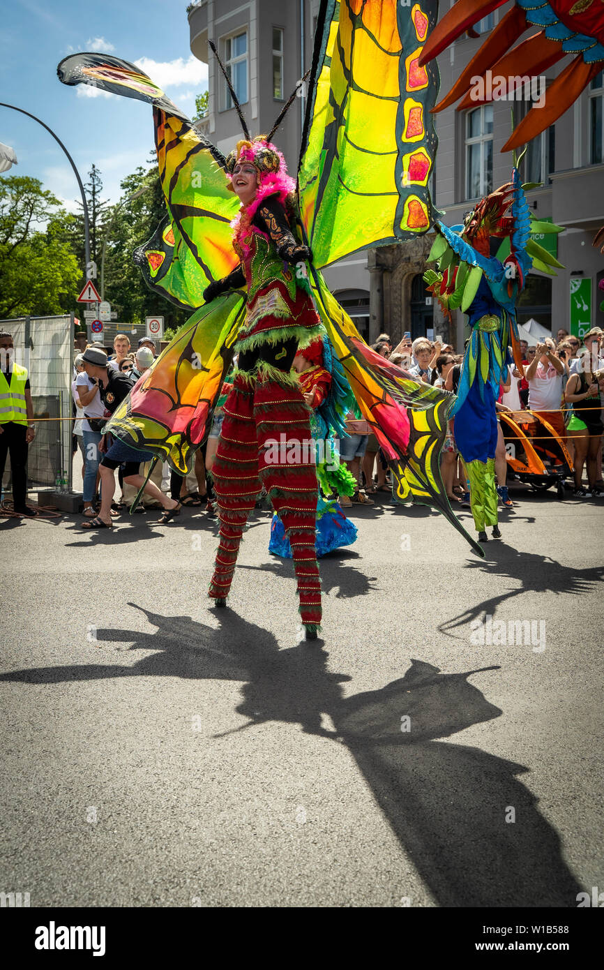 Berlin, Deutschland - Juni 9, 2019: Der Schmetterling auf dem Karneval der Kulturen Karneval Parade Inforaum Umzug - eine multikulturelle Musikfestival im Kre Stockfoto