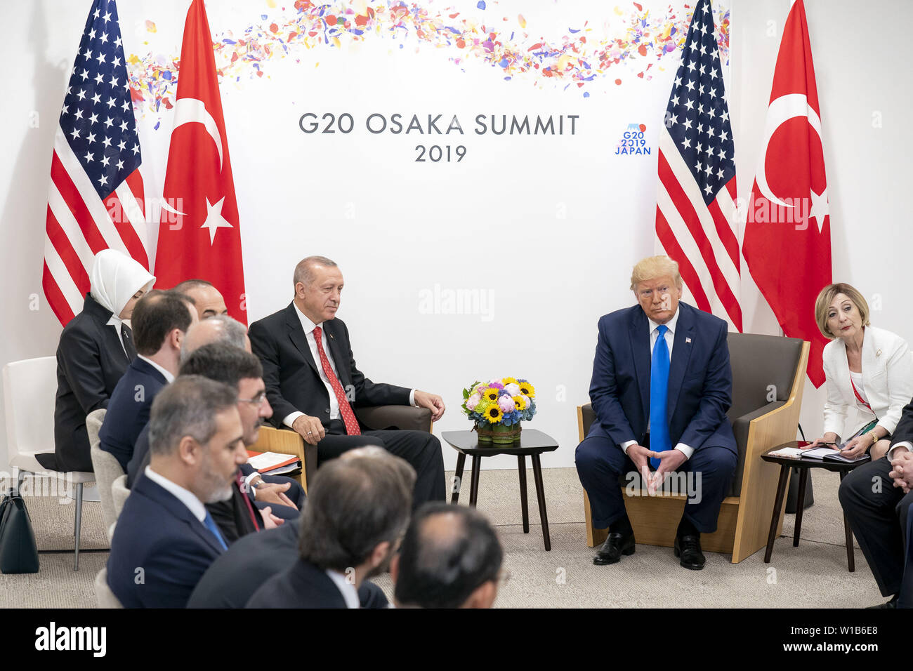 Osaka, Japan. 29 Juni, 2019. Präsident Donald J. Trumpf beteiligt sich an eine bilaterale Sitzung mit den Präsidenten der Türkei, Recep Tayyip Erdogan am Samstag, 29. Juni 2019, auf dem G20-Gipfel in Osaka, Japan, Personen: Präsident Donald Trump, Präsidenten der Türkei, Recep Tayyip Erdogan Quelle: Stürme Media Group/Alamy leben Nachrichten Stockfoto