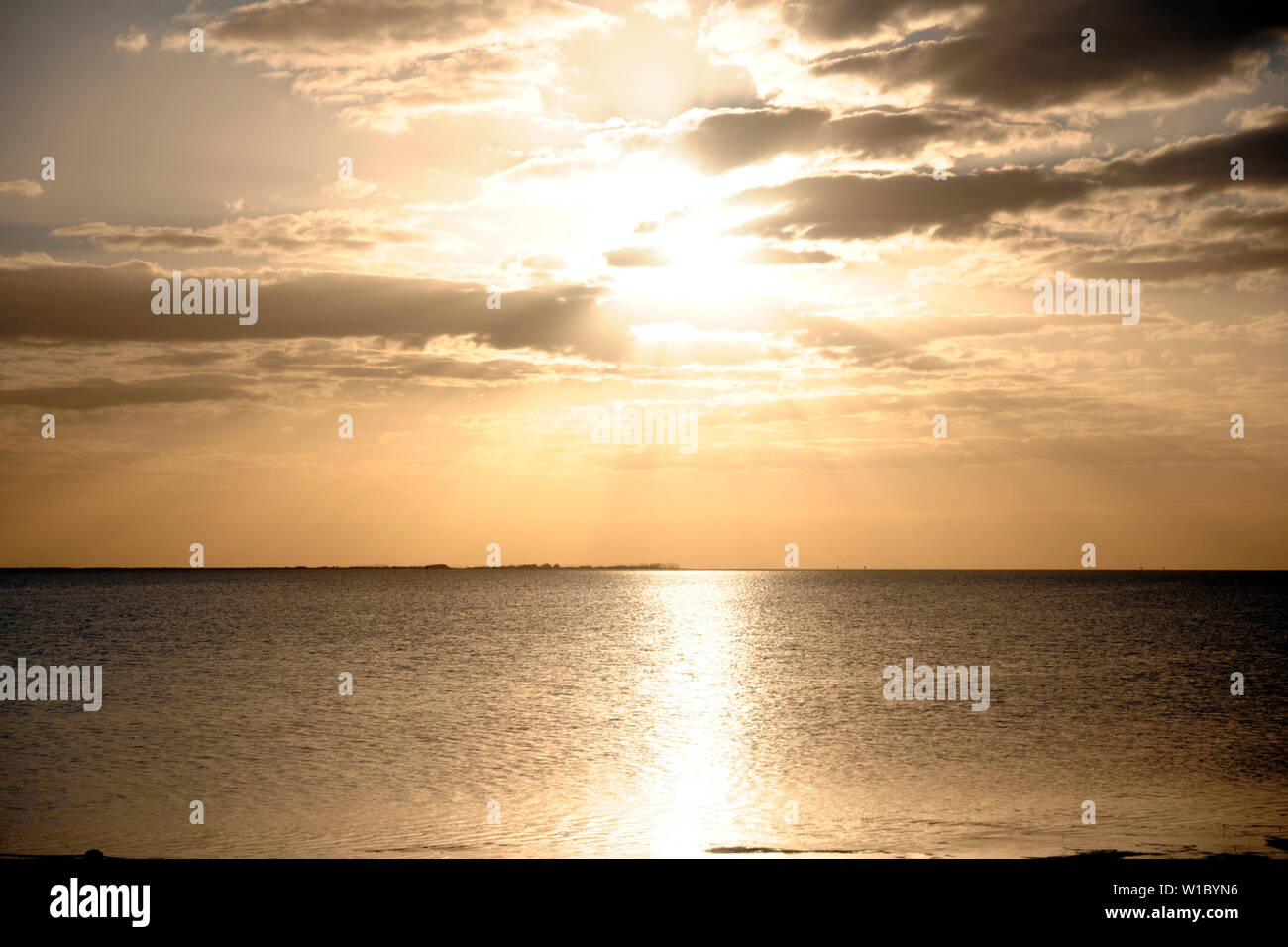 Sonnenuntergang am Golf Stockfoto