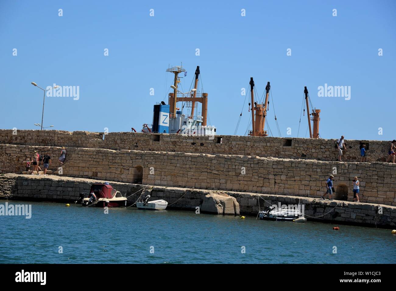 Teil der Pier im alten Hafen von Rethymnon, Kreta, Griechenland. Stockfoto