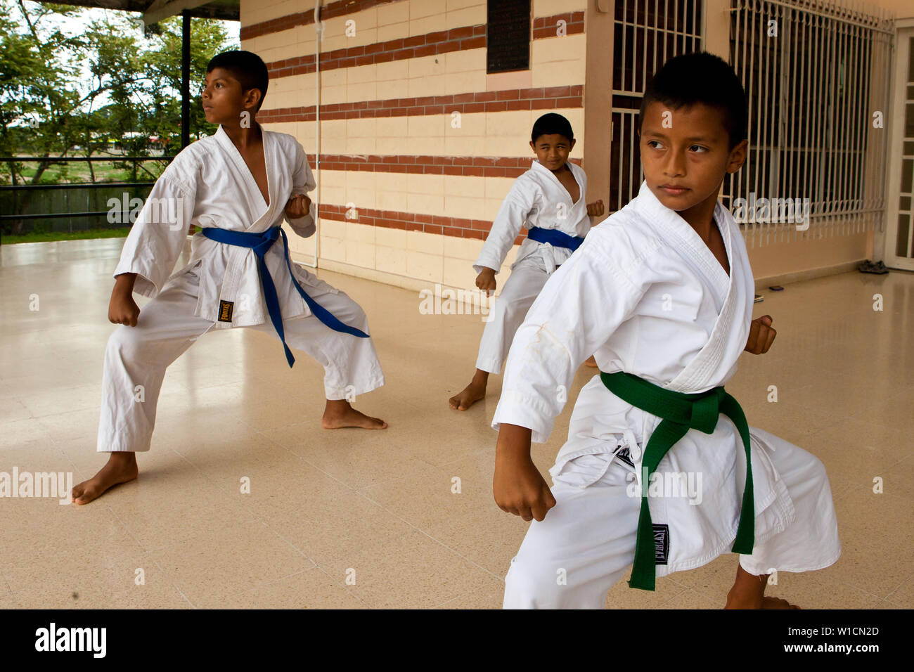 Okinawan Gojo Ryu Karate in Penonome, Provinz Cocle, Republik Panama. Die karate Schule wurde von Sensei Carlos Martinez, der sich im Februar 2017 übergeben. Die Schule wurde ein Teil der IOGKF, International Okinawan Goju Ryu Karate Federation. Juli, 2015. Stockfoto