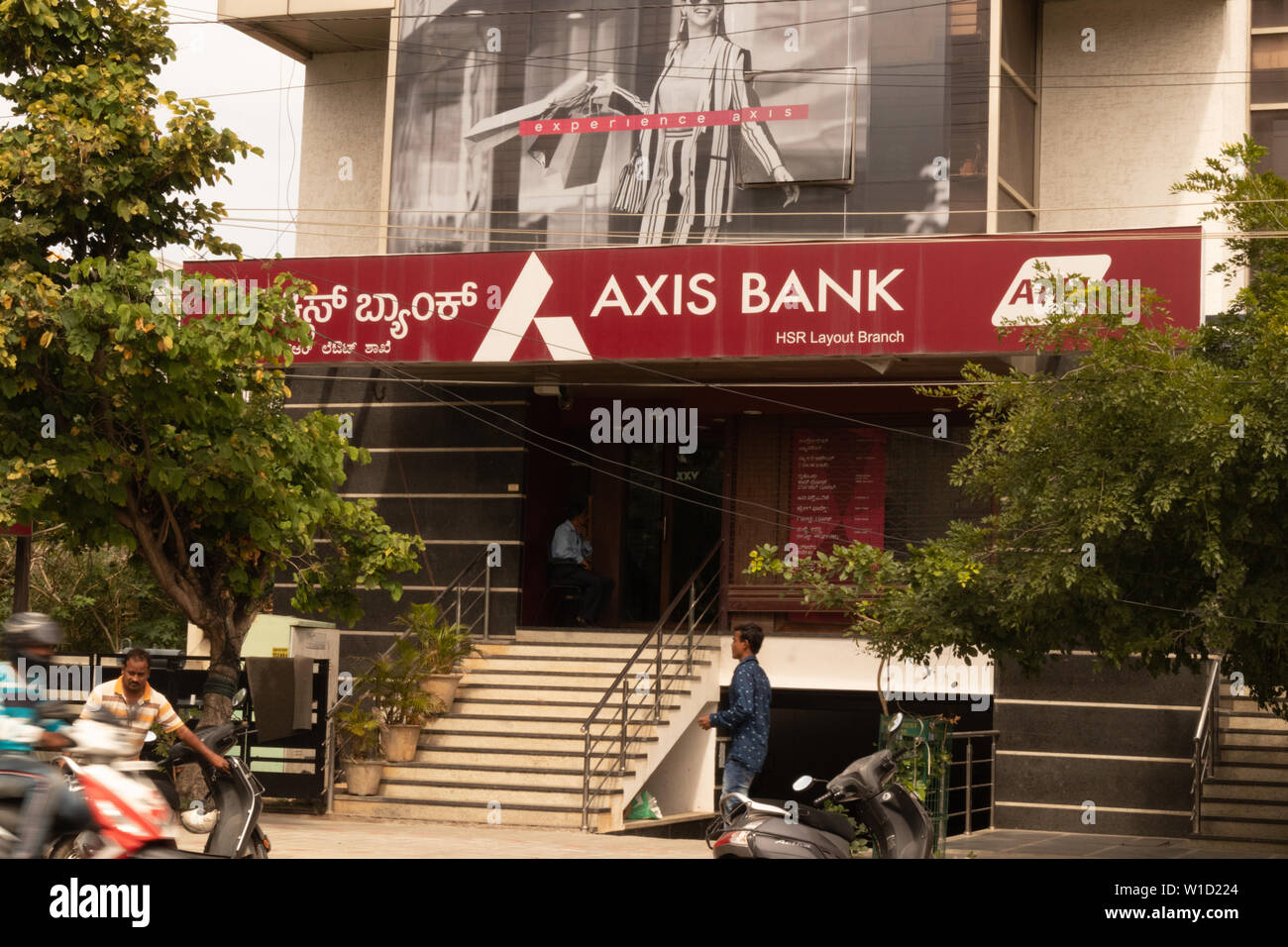Bangalore, Indien Juni 27,2019: Vorderansicht Gebäude Axis Bank am Bengaluru Stockfoto