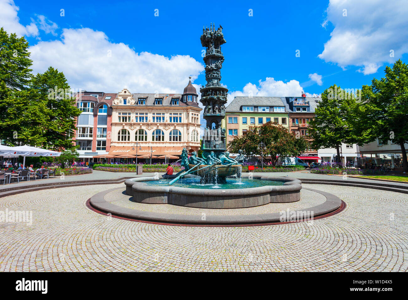 KOBLENZ, Deutschland - Juni 27, 2018: Geschichte Spalte oder Historiensaule im Zentrum von Koblenz Stadt in Deutschland Stockfoto