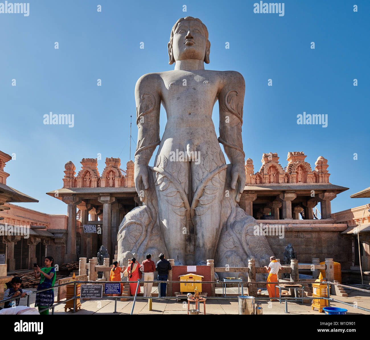 Monolithische Gommateshwara Statue bei Shravanabelagola, Shravanabelagola Jain Tempel Stockfoto