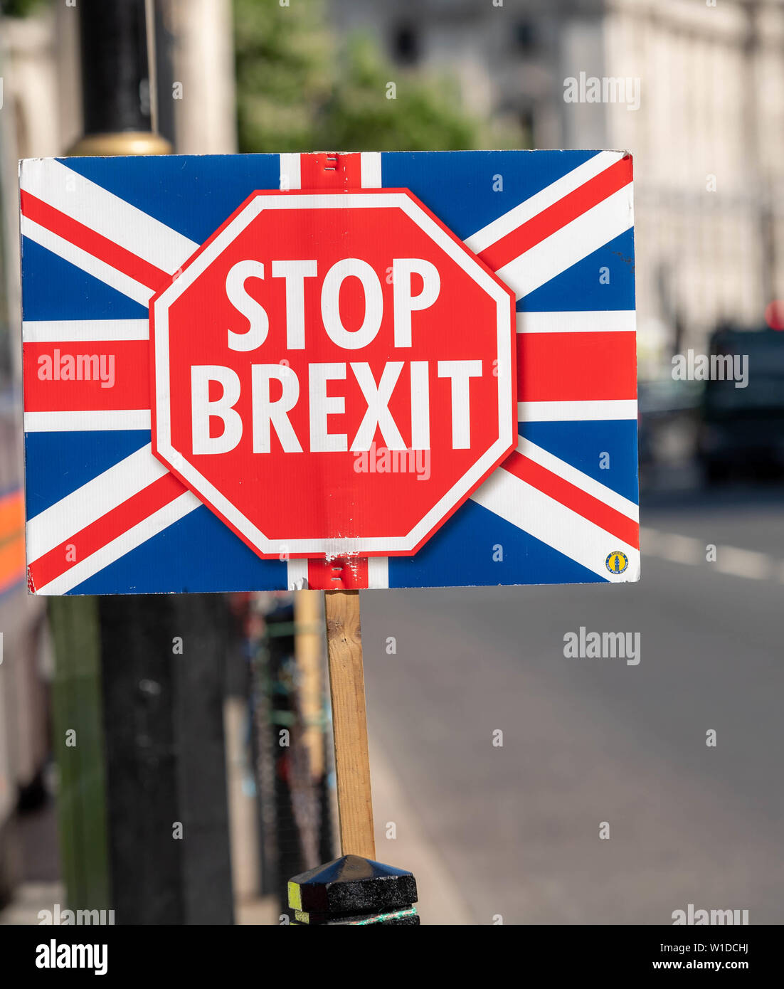London, Großbritannien. 2. Juli 2019. Brexit protest Banner außerhalb des Parlaments Credit Ian Davidson/Alamy leben Nachrichten Stockfoto