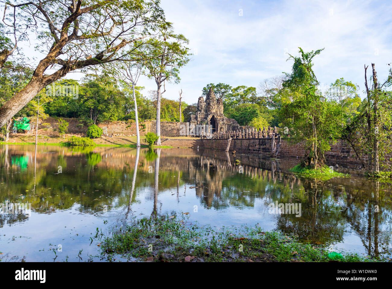 Bayon, Angkor Thom Tempel, weltberühmten Reiseziel, Kambodscha Tourismus. Details der steinernen Gesichter Skulptur und Felszeichnungen. Buddhismus meditation Stockfoto