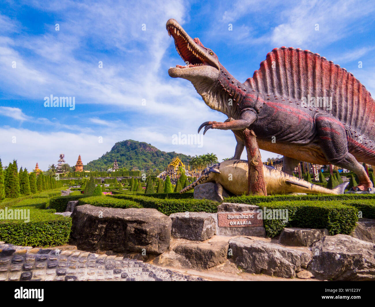 Anzeigen von Dinosaur Valley in Nong Nooch Tropical Botanical Garden, Pattaya, Thailand Stockfoto