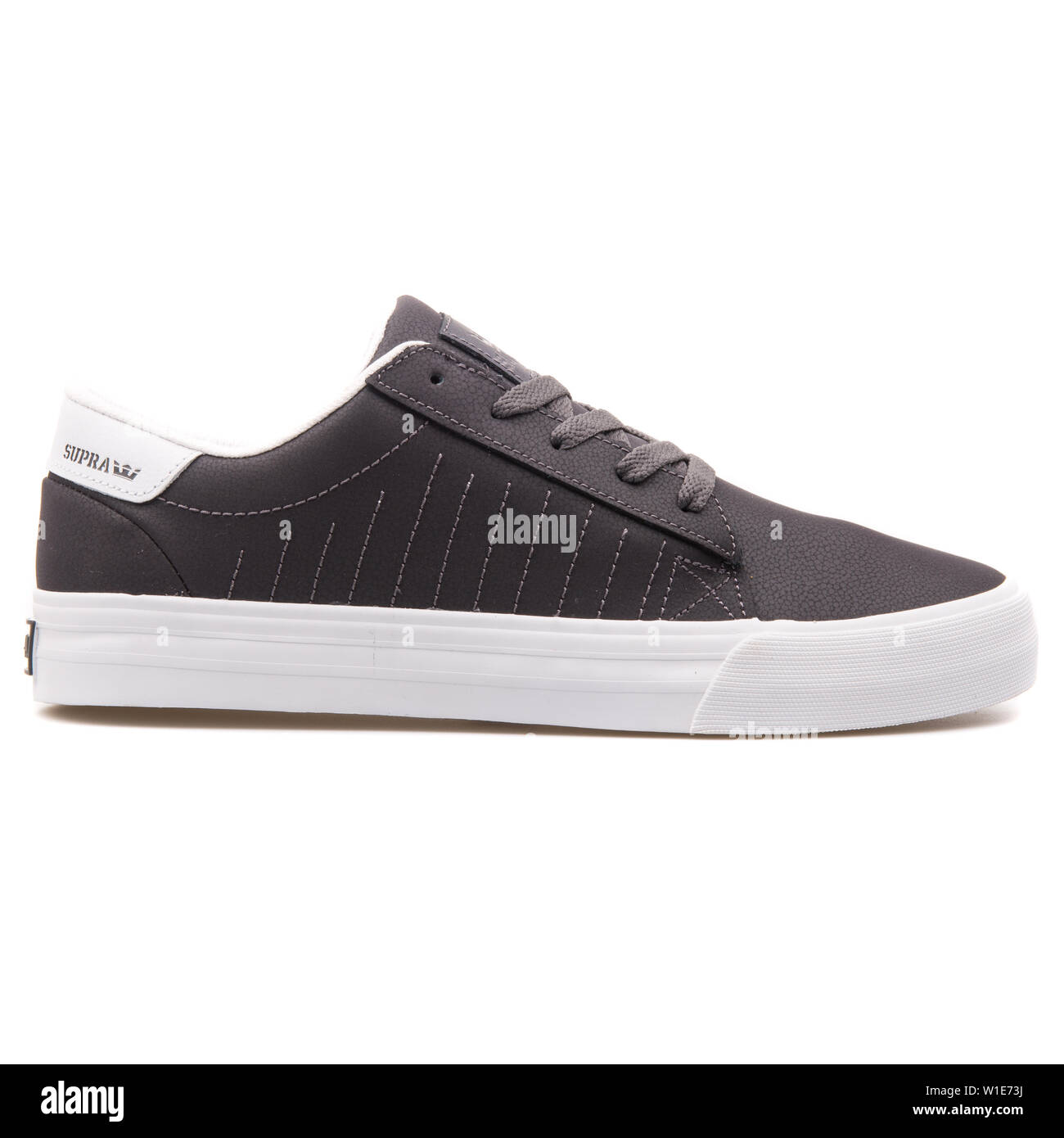 Supra Ausgeschnittene Stockfotos und bilder Seite 3 Alamy
