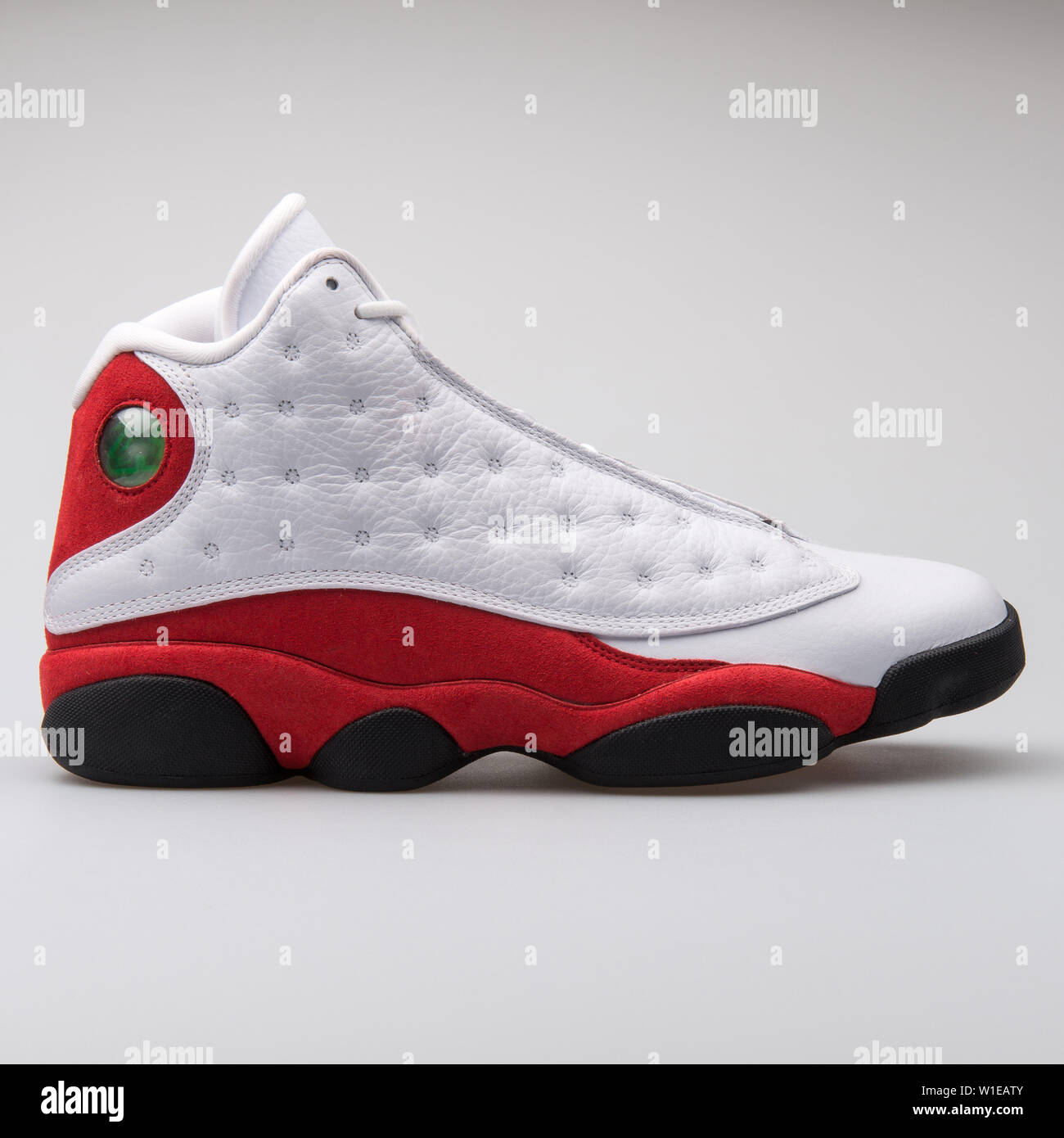 Graue Nike Basketballschuhe Stockfotos Und Bilder Kaufen Alamy