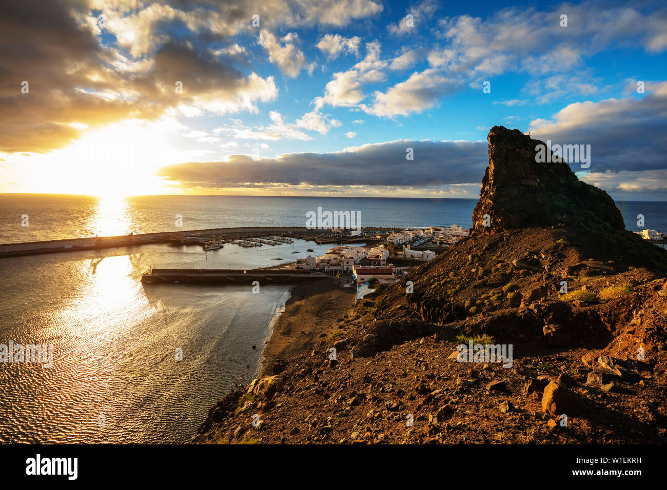 Küste und Hafen von Agaete, Gran Canaria, Kanarische Inseln, Spanien, Atlantik, Europa Stockfoto