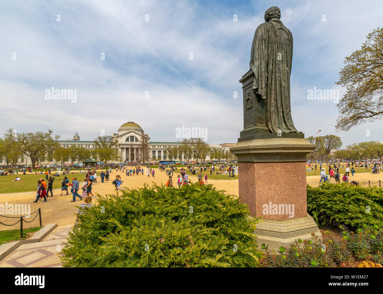 Ansicht des Smithsonian National Museum of Natural History im Frühling, Washington D.C., Vereinigte Staaten von Amerika, Nordamerika Stockfoto