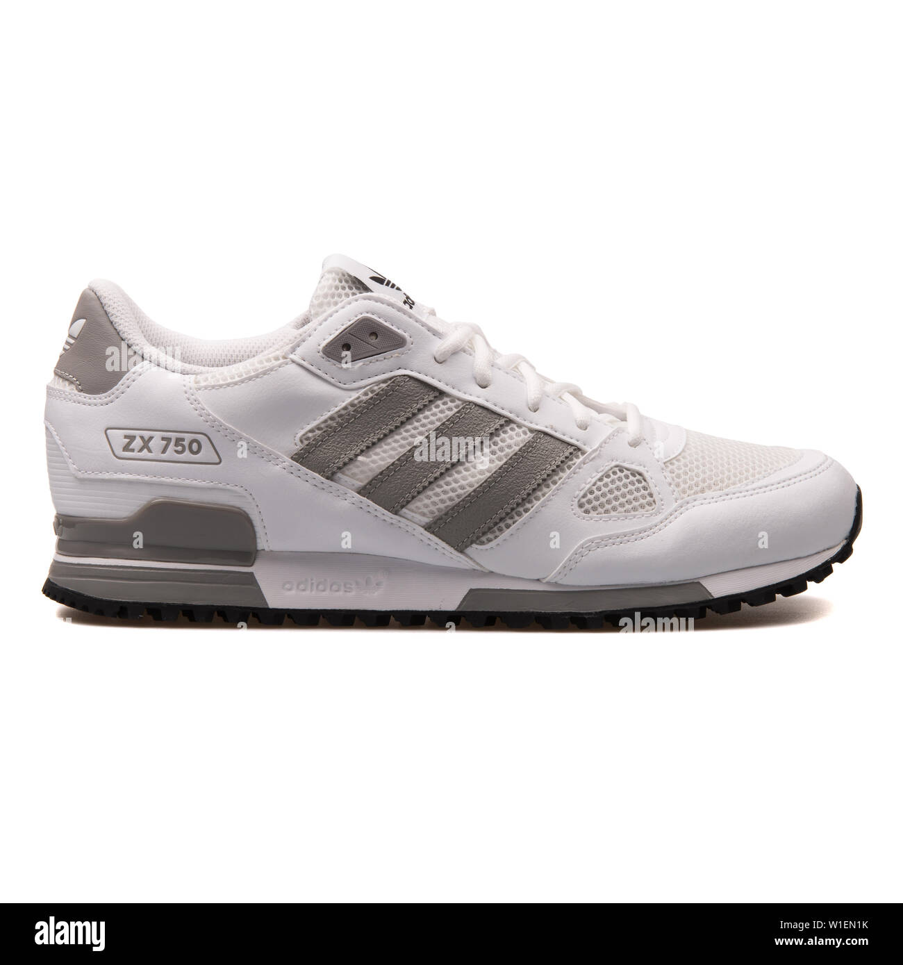 Adidas zx 750 Ausgeschnittene Stockfotos und -bilder - Alamy