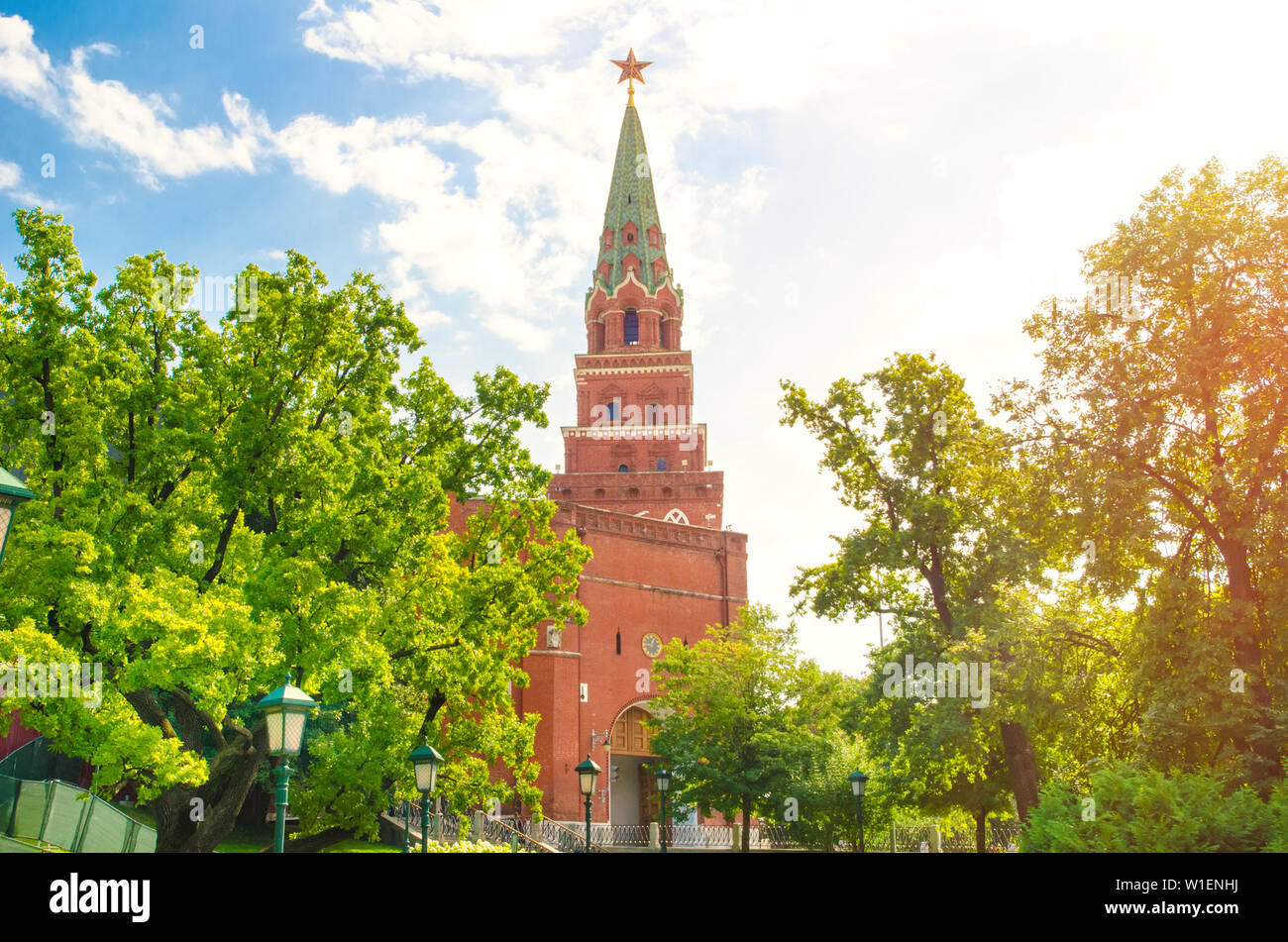 Borovitskaya Turm und Alexander Garten Stockfoto