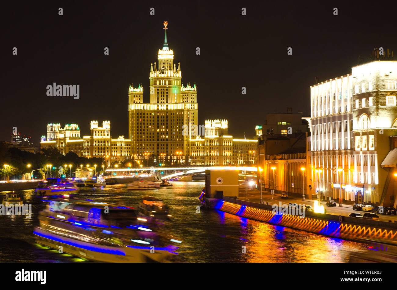Stalins Wolkenkratzer auf der Kotelnicheskaya Damm Stockfoto