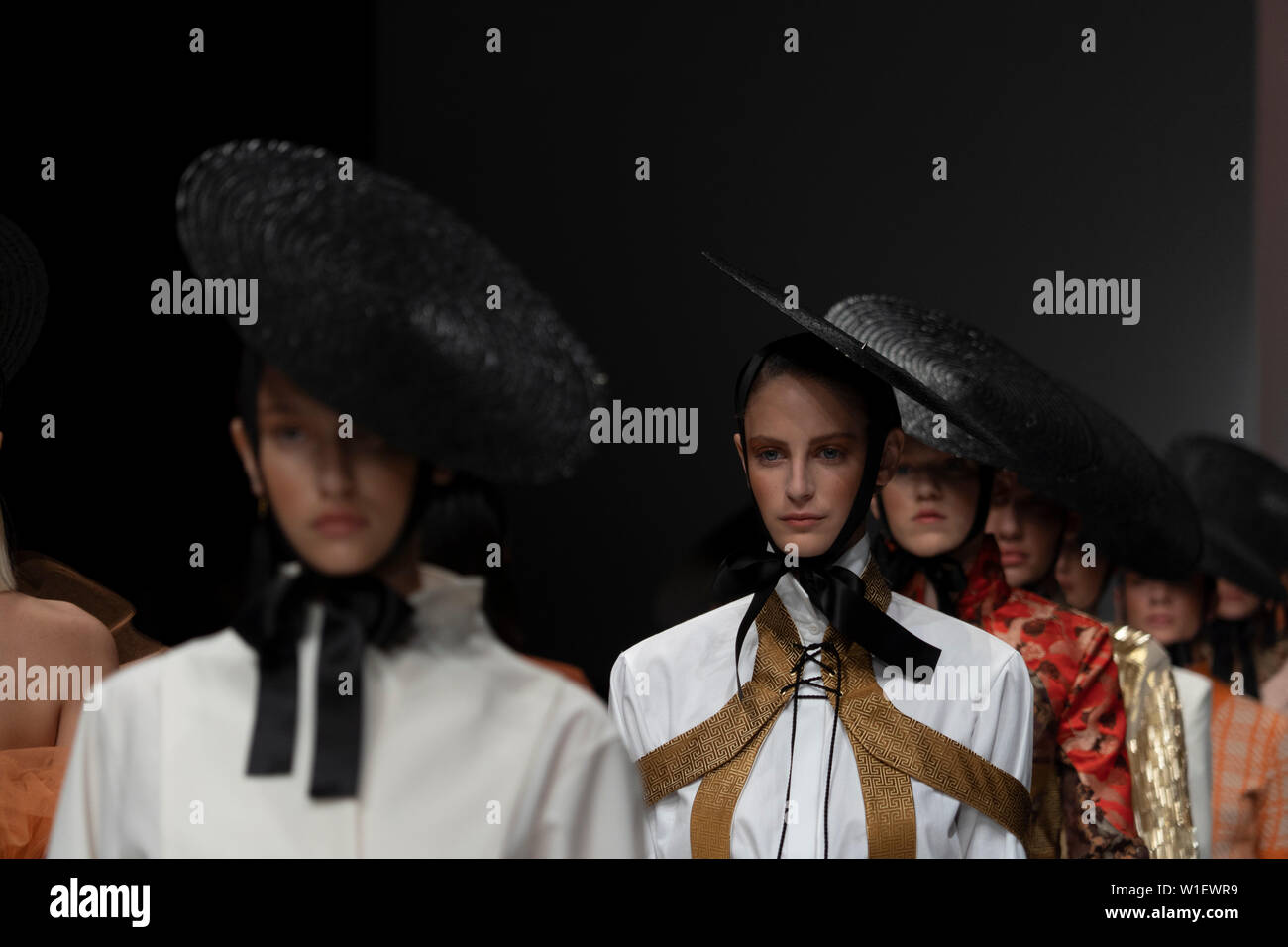 Berlin, Deutschland. 01. Juli, 2019. Ein Modell, während Danny Reicke zeigen bei der Mercedes Benz Fashion Week in Berlin. Credit: Beata Siewicz/Pacific Press/Alamy leben Nachrichten Stockfoto