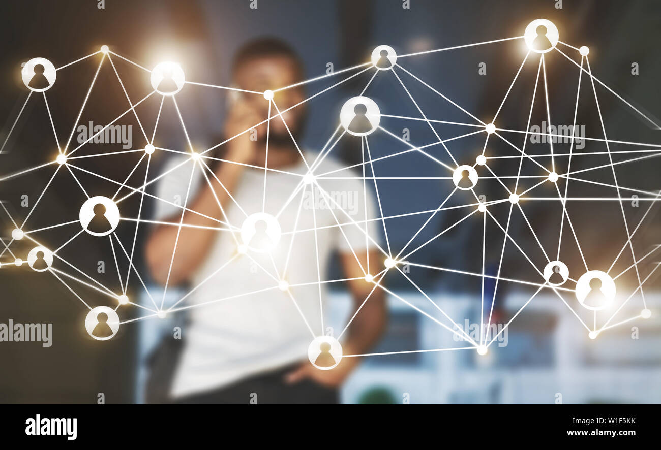 Virtuelle Darstellung der Menschen Anschluss und schwarzer Mann am Telefon sprechen Stockfoto