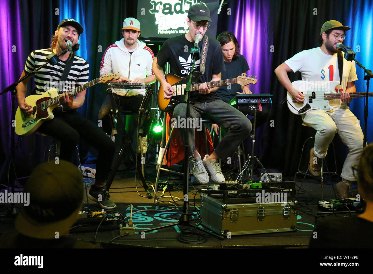 BALA CYNWYD, PA - 1. JULI: Hembree besuchen Radio 104.5 Performance Studio Bala Cynwyd, Pa 1. Juli 2019 Credit: Star Shooter / MediaPunch Stockfoto