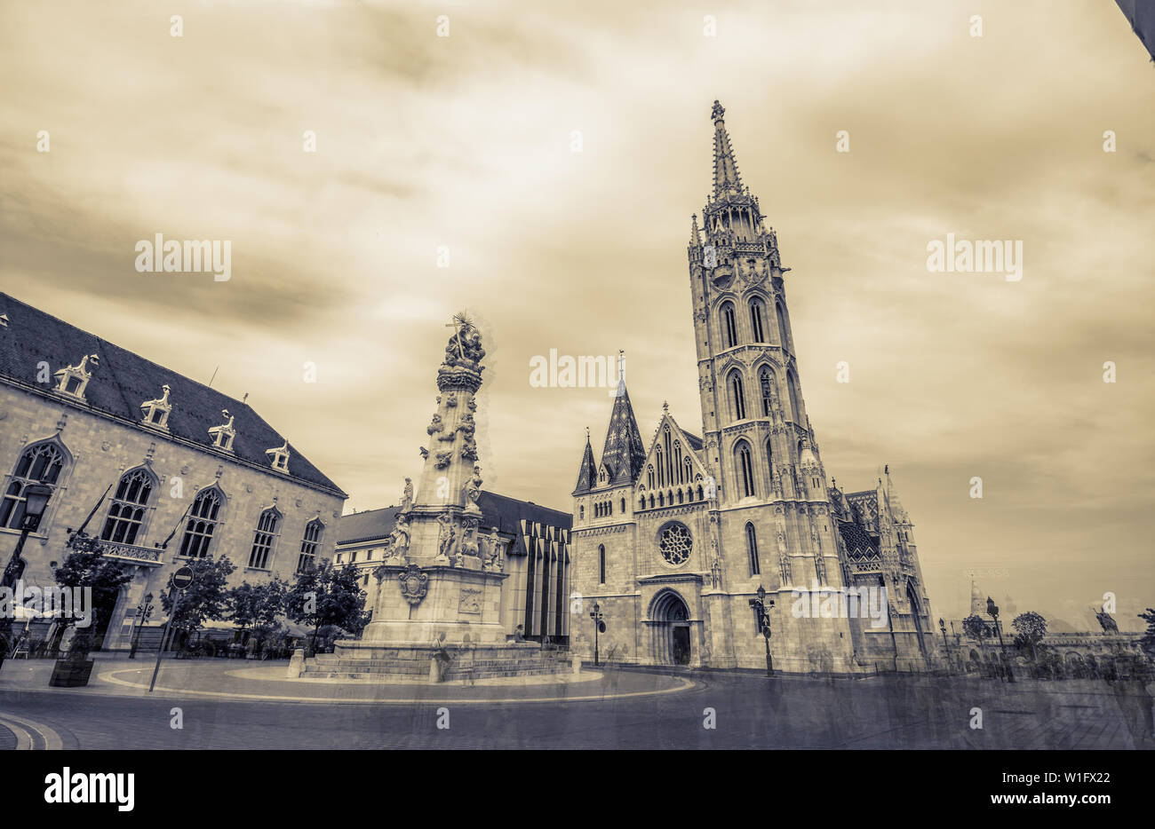 Gemäß der Tradition der Kirche, wurde es ursprünglich im romanischen Stil erbaut. Das heutige Gebäude ist im spätgotischen Stil in der zweiten Hälfte o Stockfoto