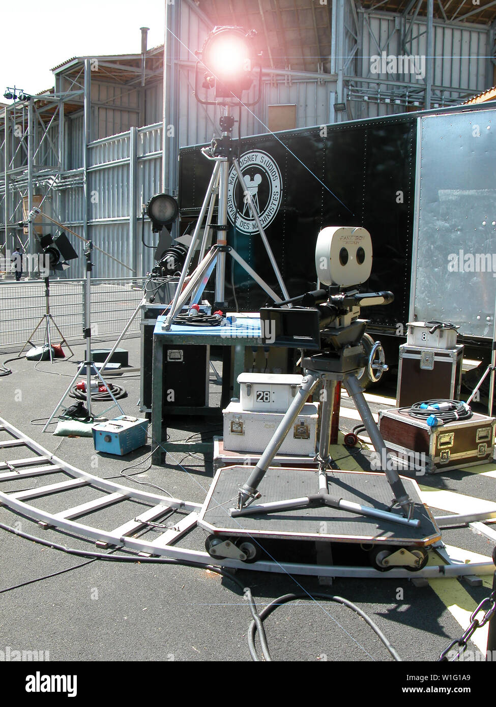 Scheinwerfer und eine Kamera auf einem Dolly: Walt Disney Studios Park, Paris Stockfoto