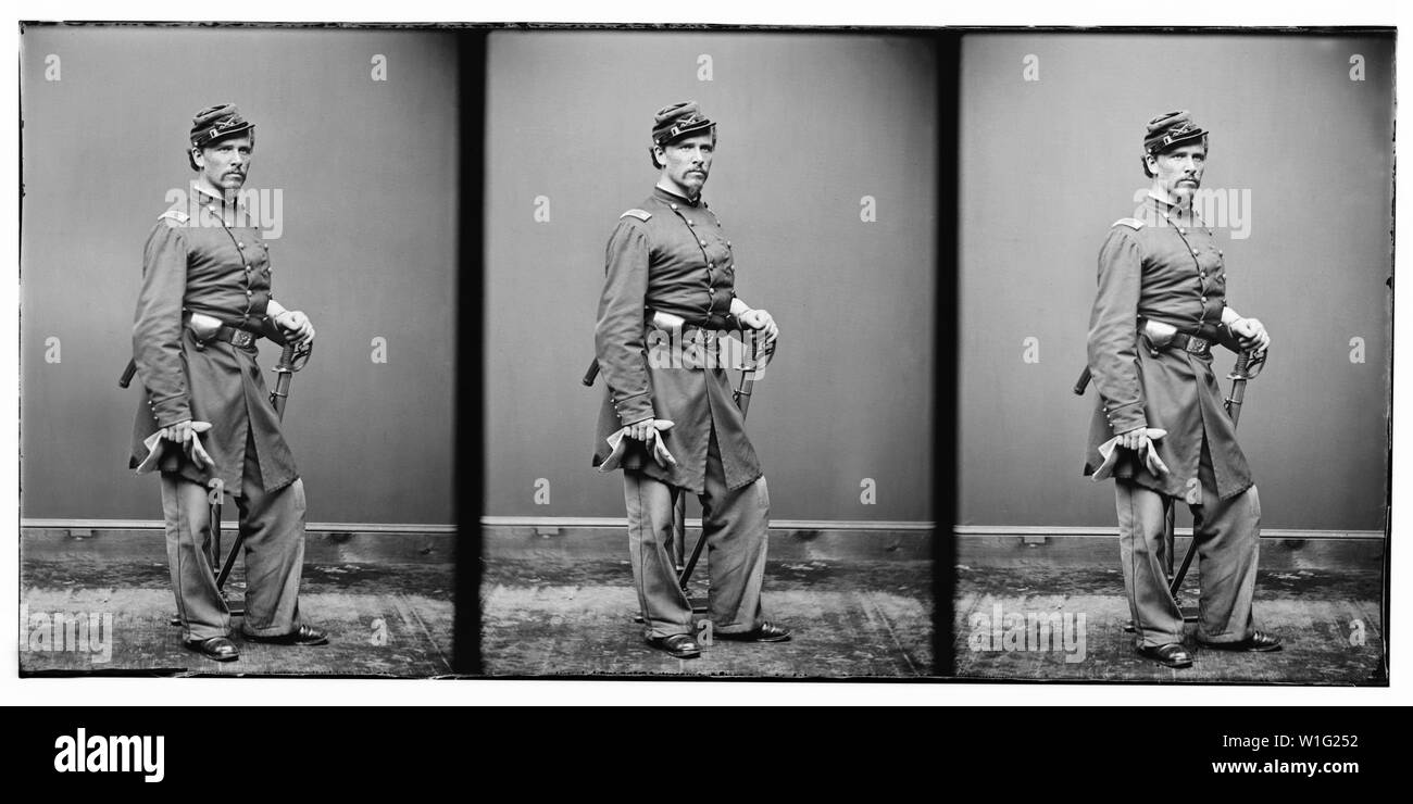 Oberstleutnant William. B. Hyde, 9 N.Y. Kavallerie, in voller Länge Porträt in Uniform, Amerikanischer Bürgerkrieg, Foto, Anfang 1860 Stockfoto