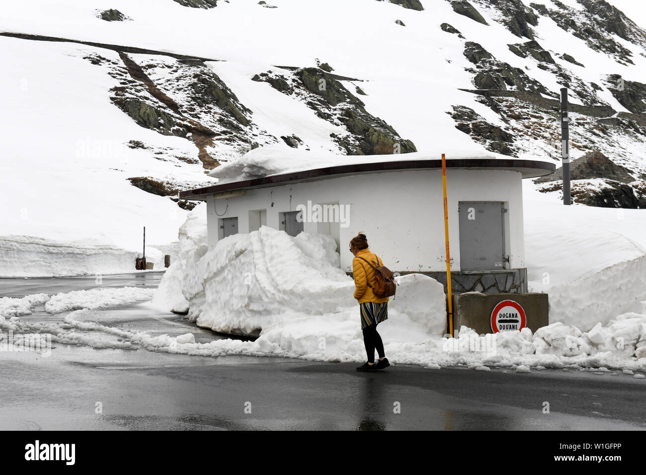 Abgebrochene Grenze zoll Post am Großen Sankt Bernhard Pass auf der italienisch-schweizerischen Grenze Stockfoto