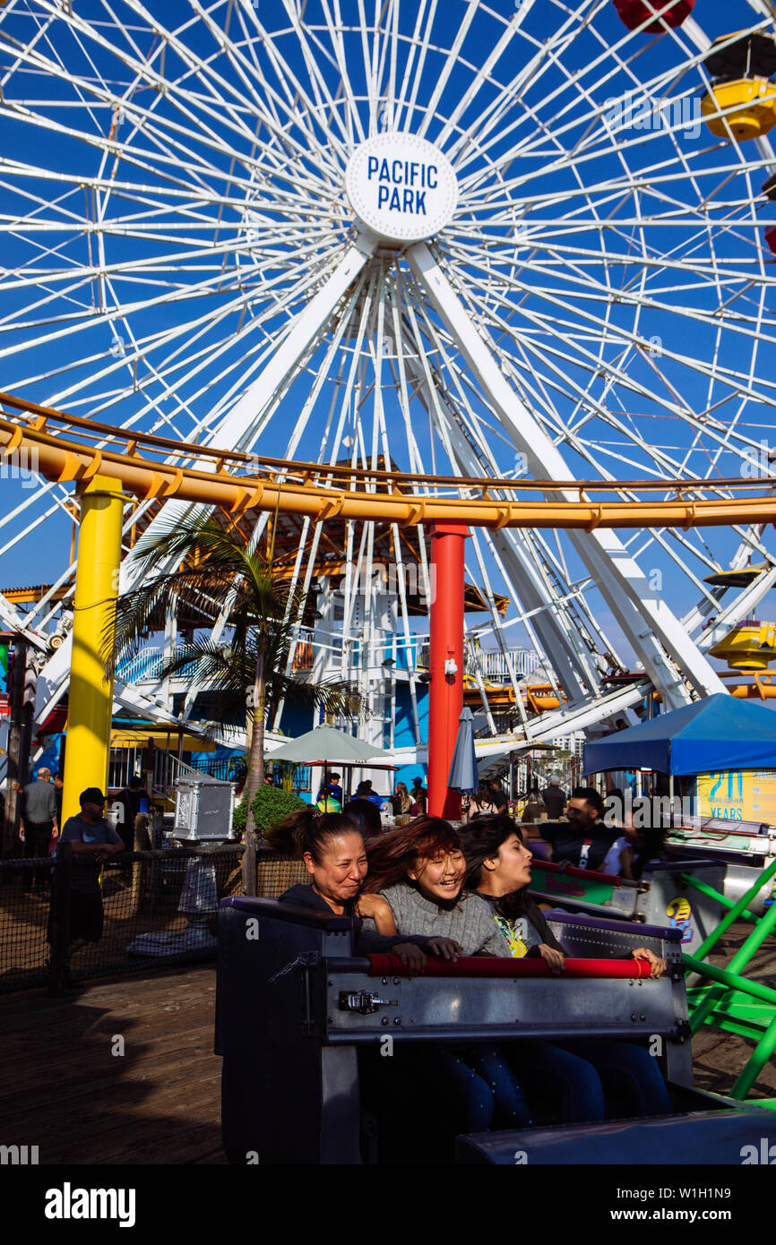 Inkie der Scrambler Fahrt in Pacific Park Amusement Park in Santa Monica Pier, Los Angeles, Kalifornien Stockfoto