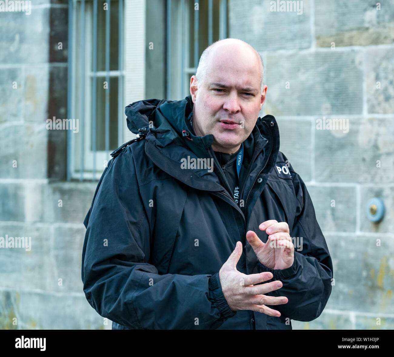 Schottische Partnerschaft gegen ländlichen Kriminalität SPARC Einführung bekämpfung Vieh Angriffe durch Hunde, Penicuik Mid Lothian House, Midlothian. mit DCS John McKenzie sprechen Stockfoto