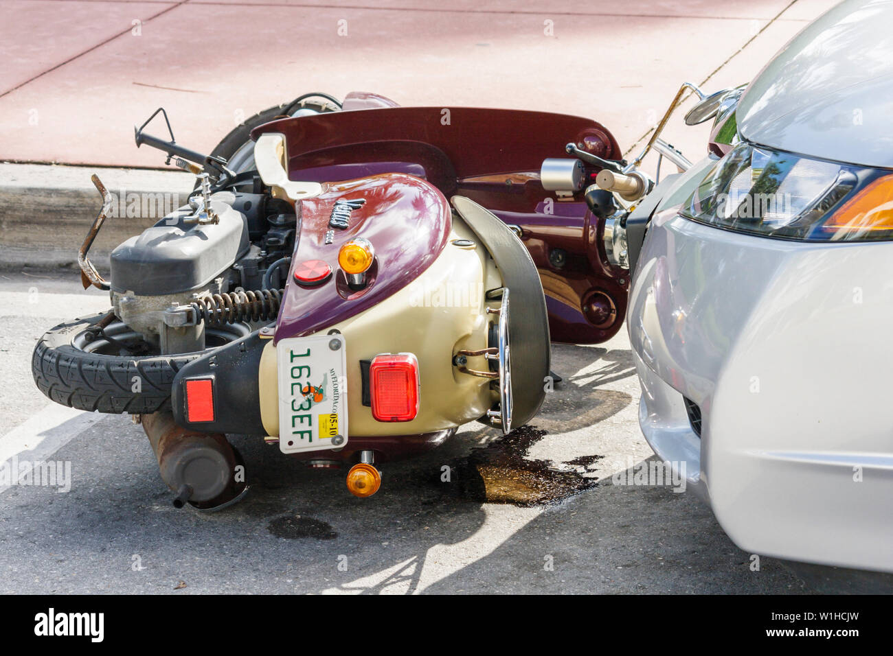 Car leaking -Fotos und -Bildmaterial in hoher Auflösung – Alamy