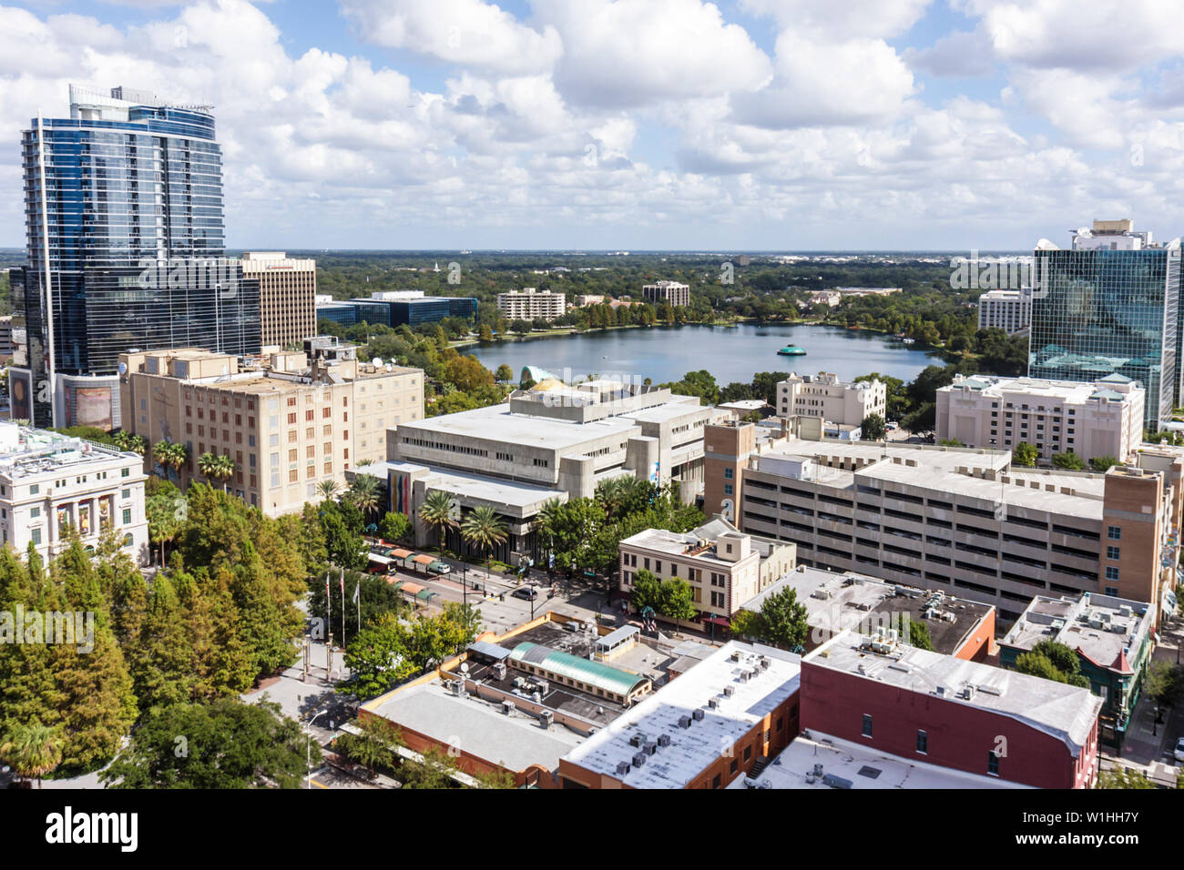 Orlando Florida, Downtown Historic District, Skyline, Büro, Wohnen, Gebäude, Zentrum, Hochhaus Wolkenkratzer Gebäude Lake Eola, He Stockfoto
