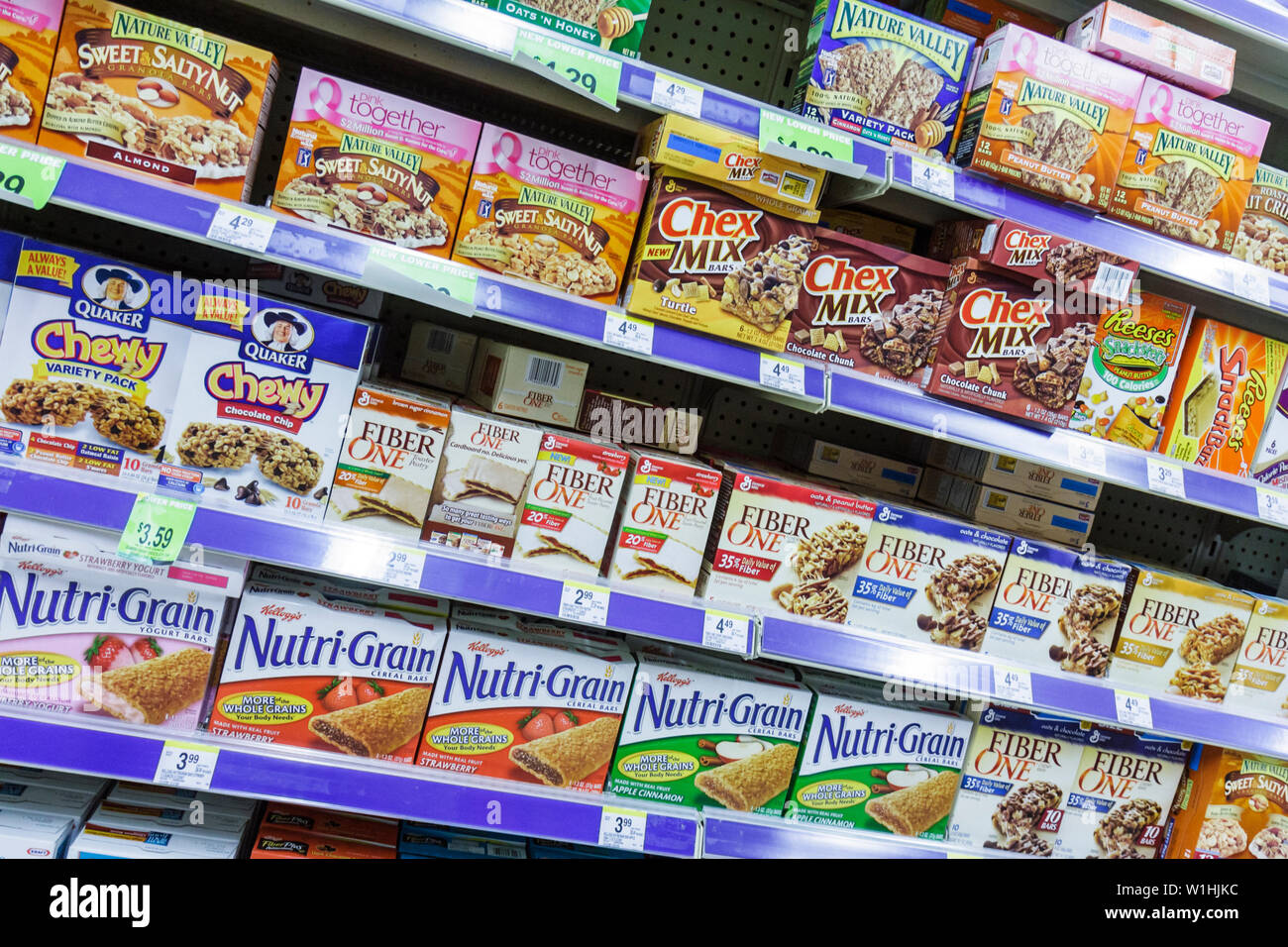 Florida, FL, Süd, Miami Beach, SoBe, 41st Street, Arthur Godfrey Road, Walgreens, Walgreens, Drogerie, Apotheke, Kette, Lebensmittel, Müsli, Bars, N Stockfoto