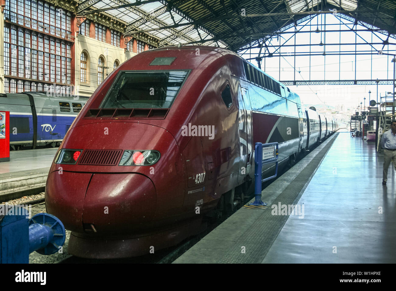 MARSEILLE, Frankreich - 27. AUGUST 2011: Thalys Hochgeschwindigkeitszüge für den Abflug in die Niederlande bereit. Thalys ist die Marke der Schnellzüge zwischen Frankreich Stockfoto