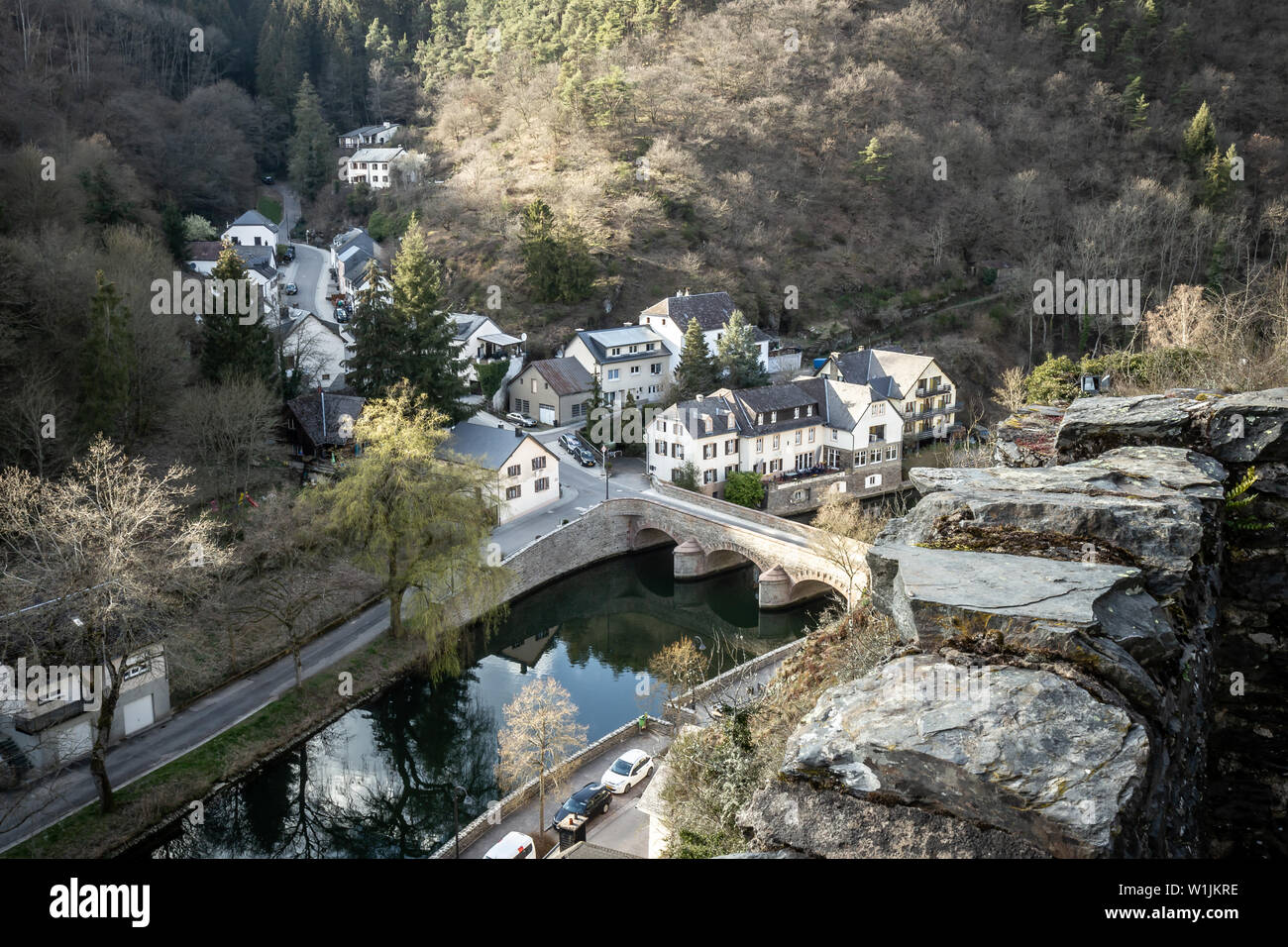 Romantische Dorf am Fluss. Sauer, Luxemburg Stockfoto