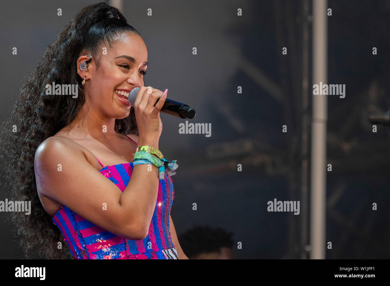 Sheryl Crow spielt die Pyramide Stufe - Die 2019 Glastonbury Festival, würdig, Bauernhof, Glastonbury. Stockfoto