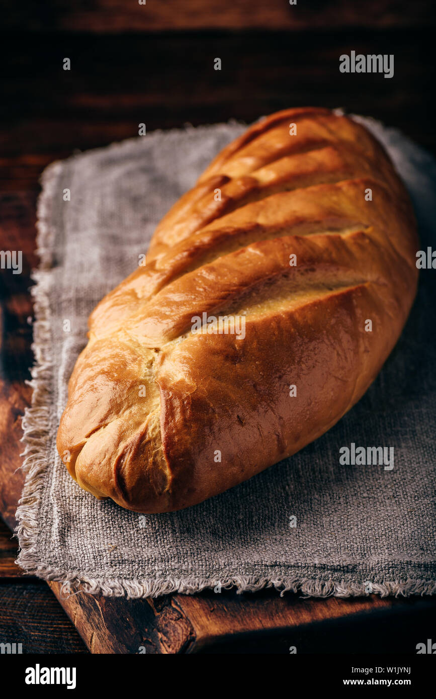 Ein Laib Brot auf dem Tisch Stockfoto