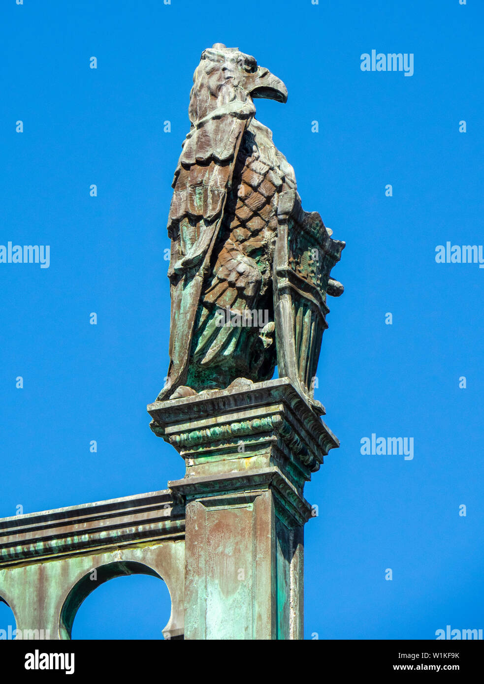 Cast eagle Skulptur auf dem Dach von Customs House Museum und Kulturzentrum Zentrum Clarksville Tennessee USA. Stockfoto