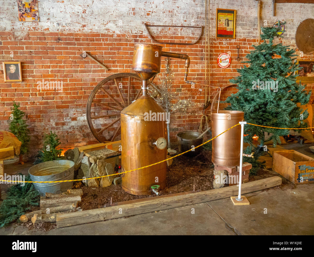 Das Destillieren von Utensilien und Geräte auf dem Display bei Paducah Spirituosen Brennerei Paducah Kentucky USA. Stockfoto