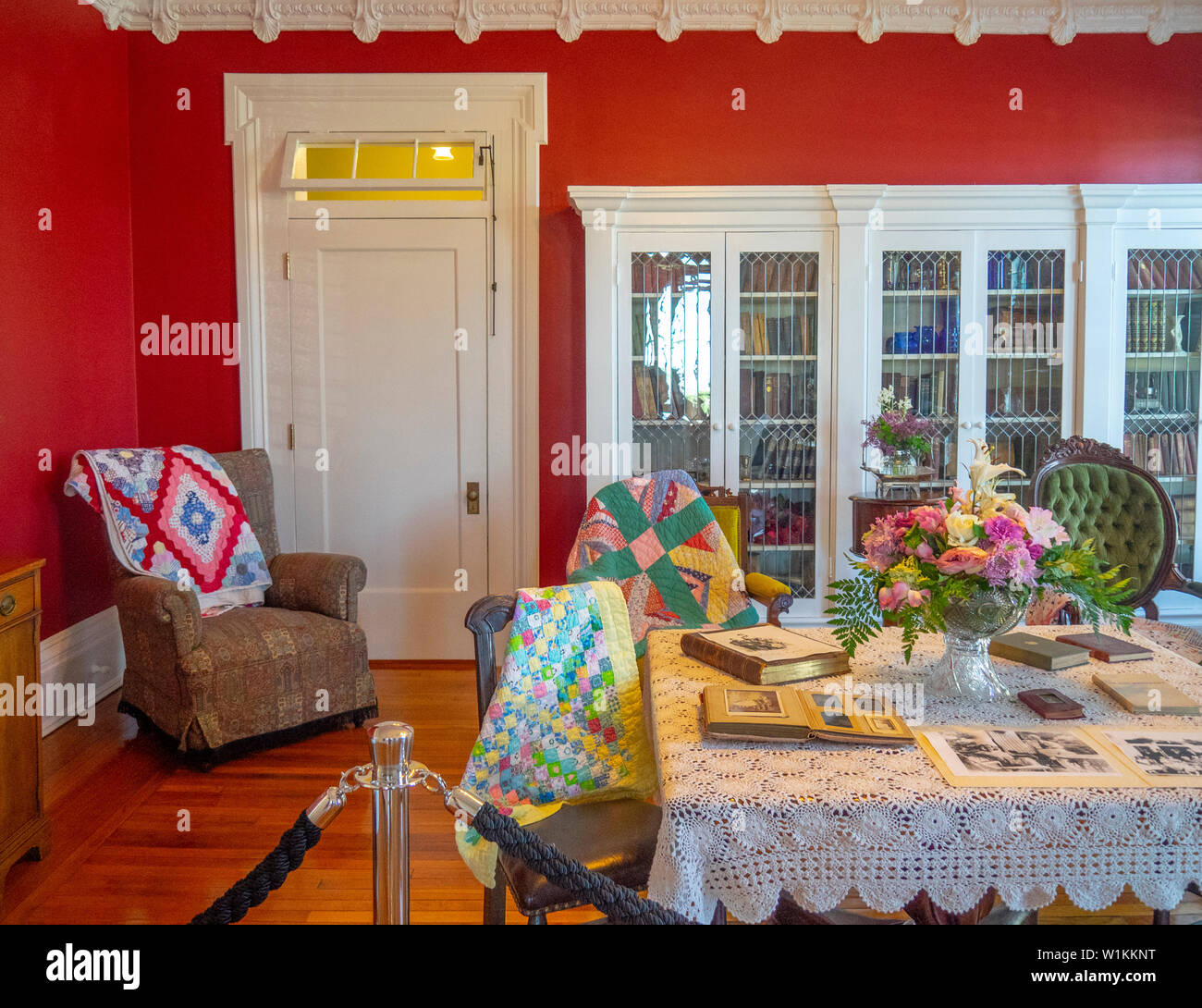 Steppdecken auf Anzeige an historischen Anderson-Smith Haus jetzt Whitehaven Welcome Center im Frühjahr Stepp-show 2019 Paducah Kentucky USA. Stockfoto