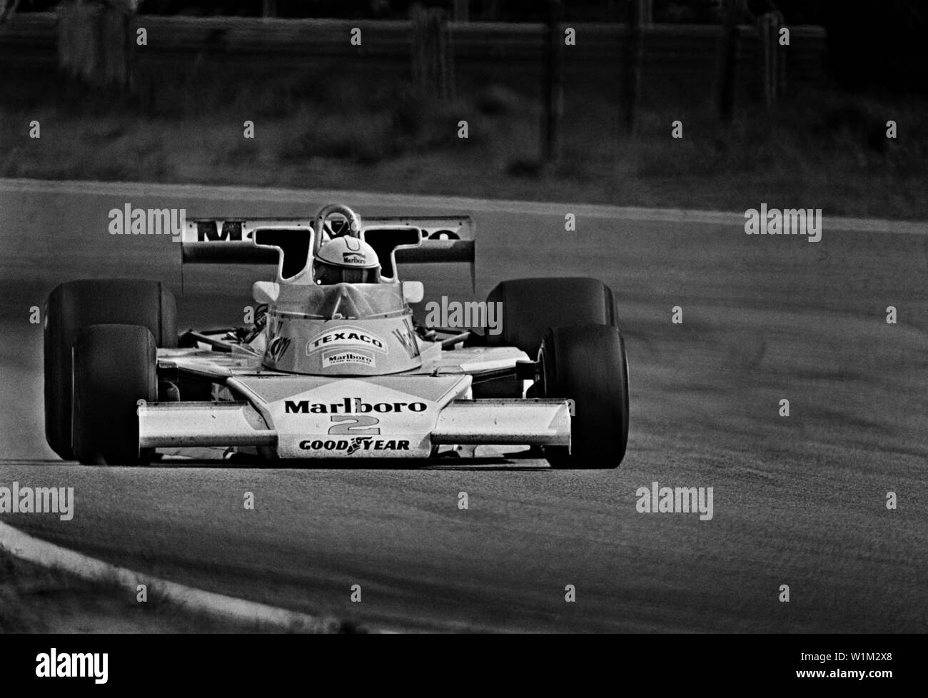 Die deutschen Fahrer Jochen Mass in seinem MacLaren Ford Stockfoto