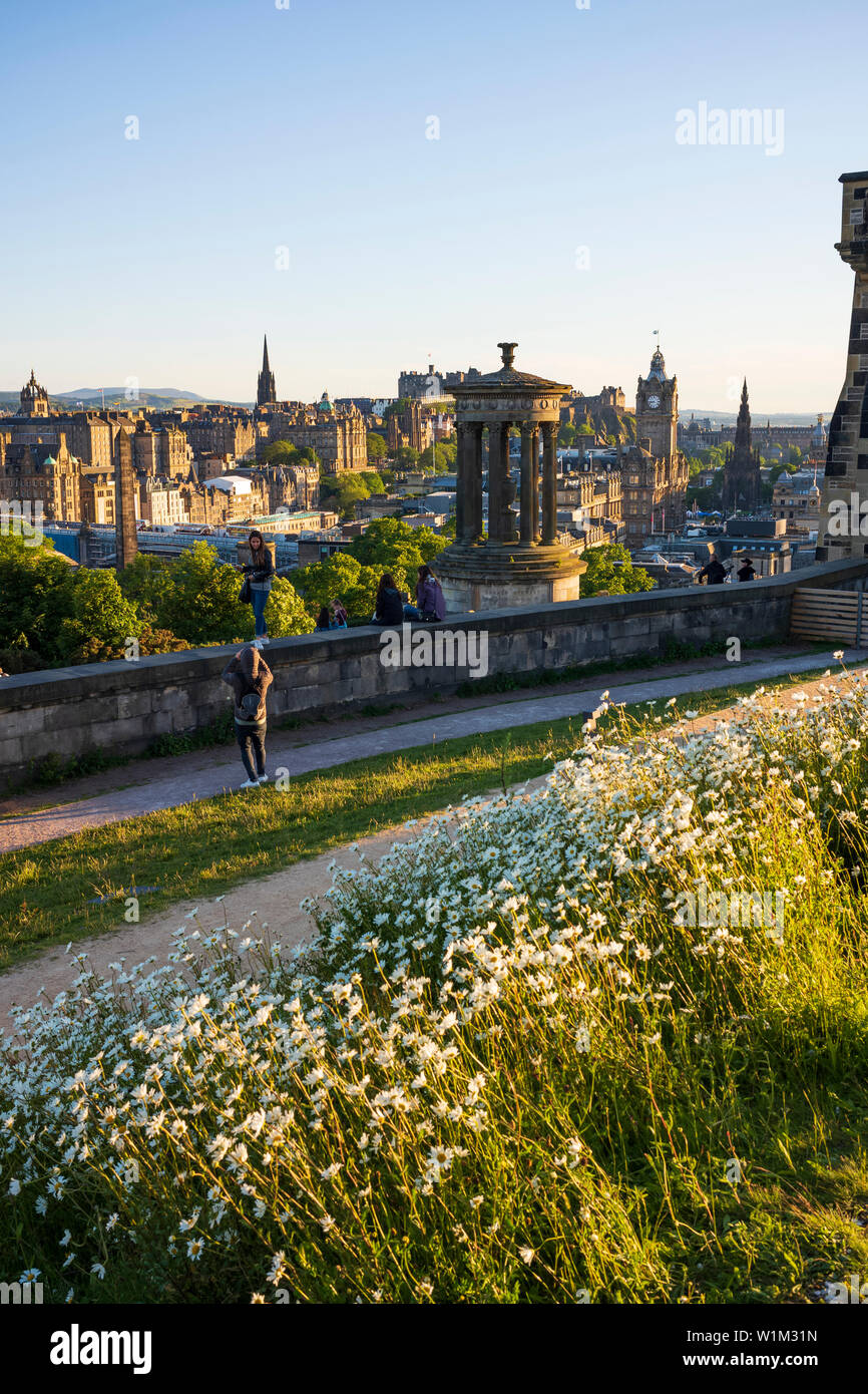 Das Edinburgh, Schottland skyline fotografiert von Calton Hill, einem UNESCO-Weltkulturerbe. Stockfoto