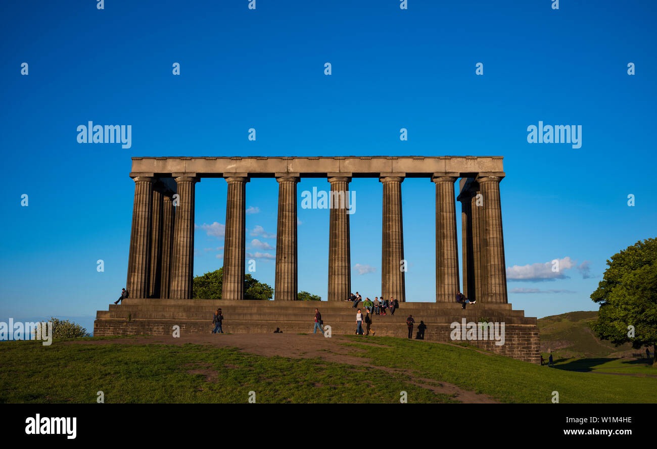 Das nationale Denkmal von Schottland auf dem Calton Hill, ein UNESCO-Weltkulturerbe in Edinburgh, Schottland. Stockfoto