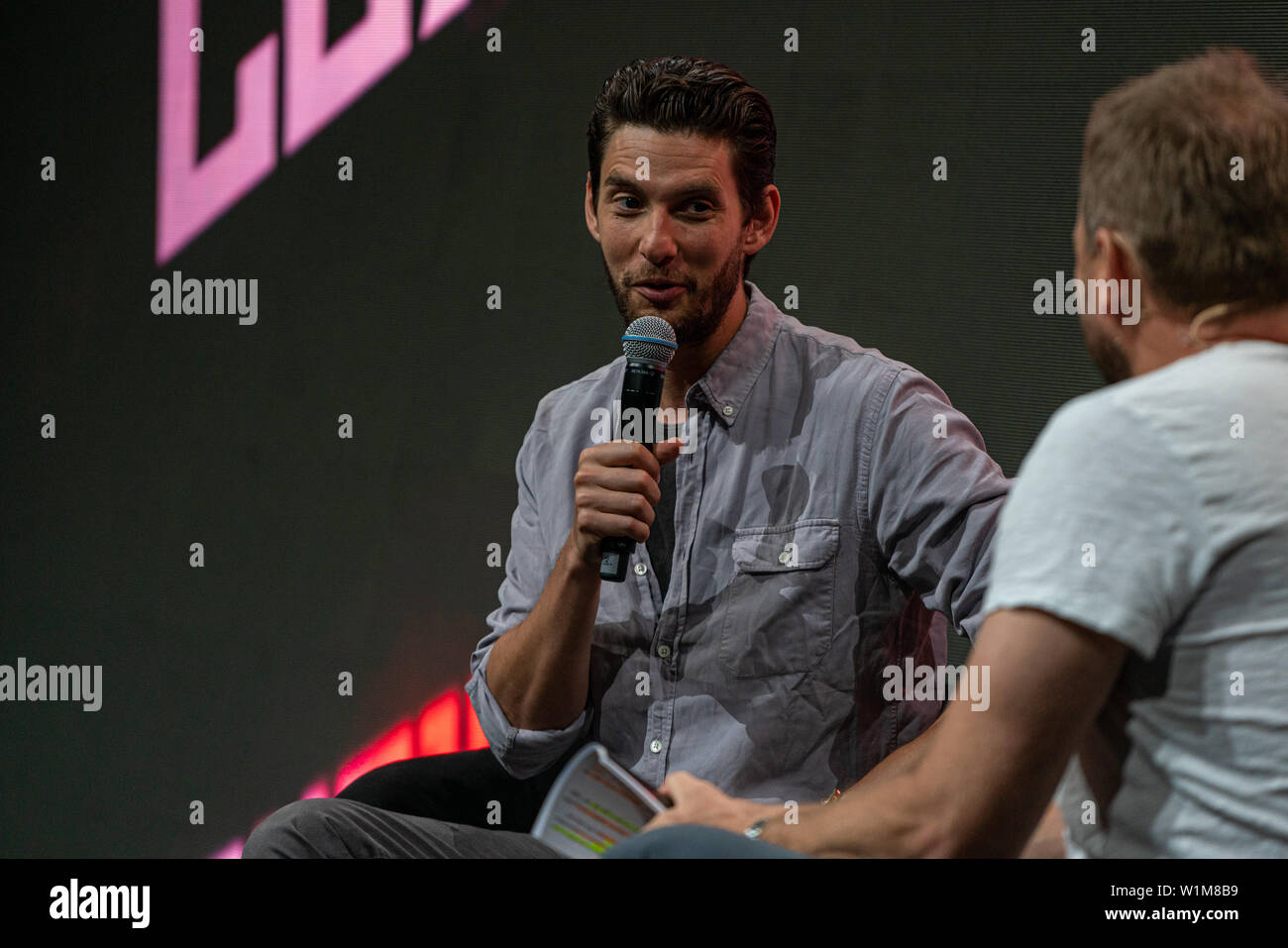 Köln, DEUTSCHLAND Jun 28 2019: Ben Barnes (* 1981, britischer Schauspieler und Sänger) spricht über seine Erfahrungen in der Filmindustrie an CCXP Köln, eine viertägige Fan Convention Stockfoto