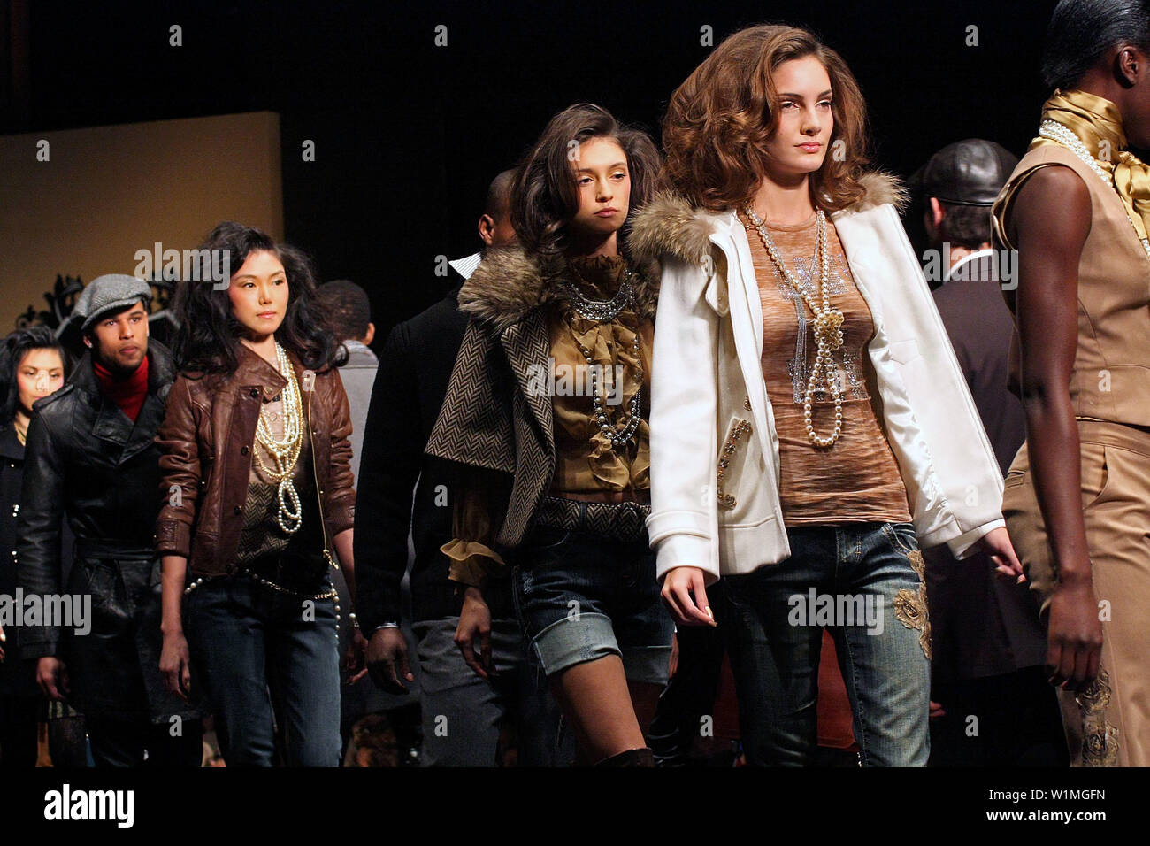 New York, USA. 17. Februar, 2009. Die Atmosphäre im Baby Phat & KLS Kollektion Herbst 2009 bei der Mercedes-Benz Fashion Week bei Gotham Hall. Quelle: Steve Mack/Alamy Stockfoto