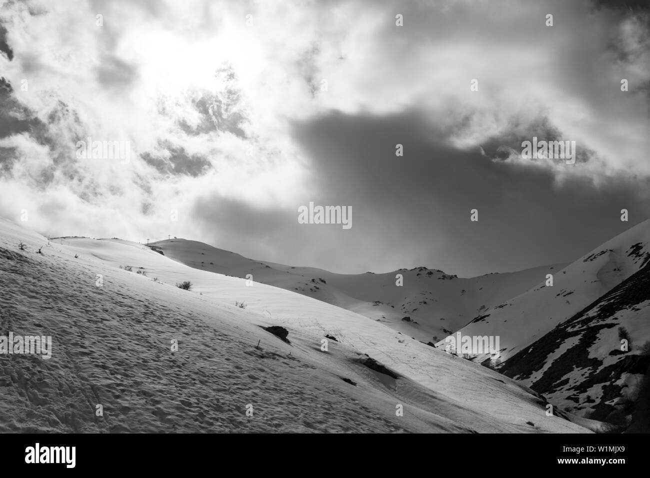 Verschneite Berge, Landschaften, Vlore, Izmir, Türkei. Winterlandschaft. Stockfoto