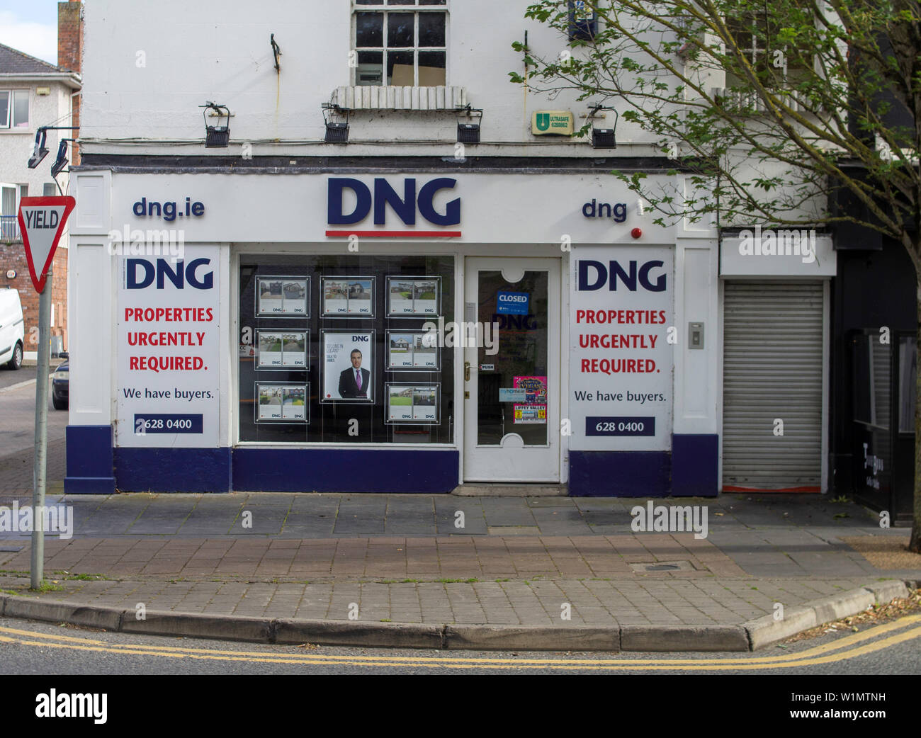 Niederlassung der DNG (Douglas, Newman, Gut), Immobilien Auktionatoren in Lucan, County Dublin, Irland. Stockfoto