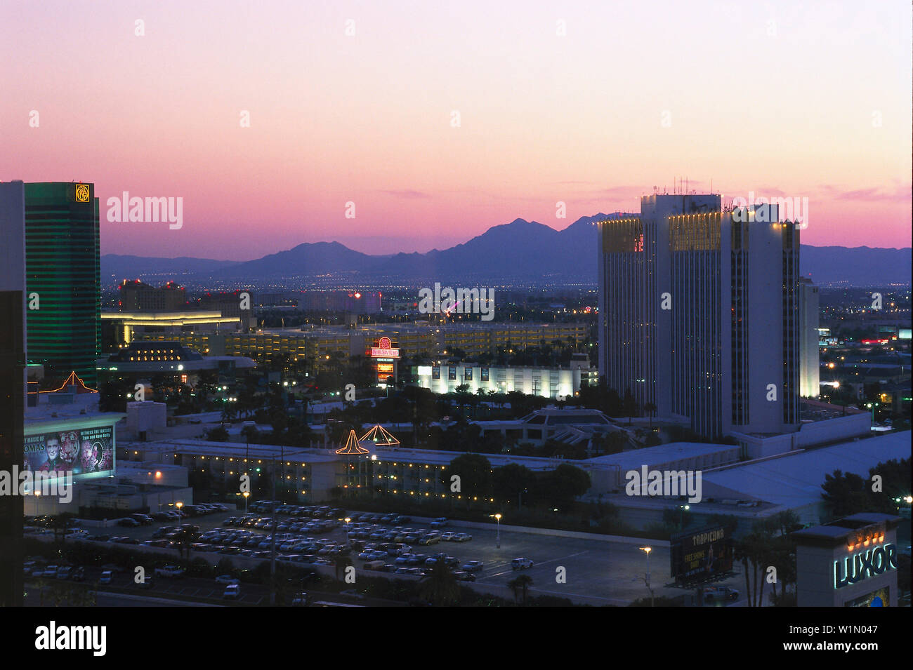 Morgendämmerung über Tropicana Hotel, Las Vegas, Nevada, USA Stockfoto