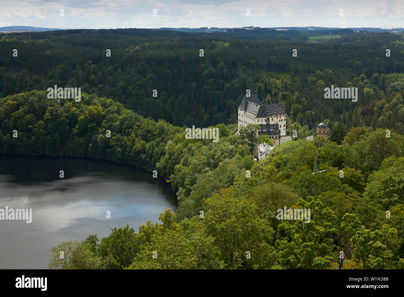 Saale Barrage in der Nähe von Wasserburg schloss, Naturpark Thüringer Schiefergebirge/Obere Saale, Thüringen, Deutschland Stockfoto